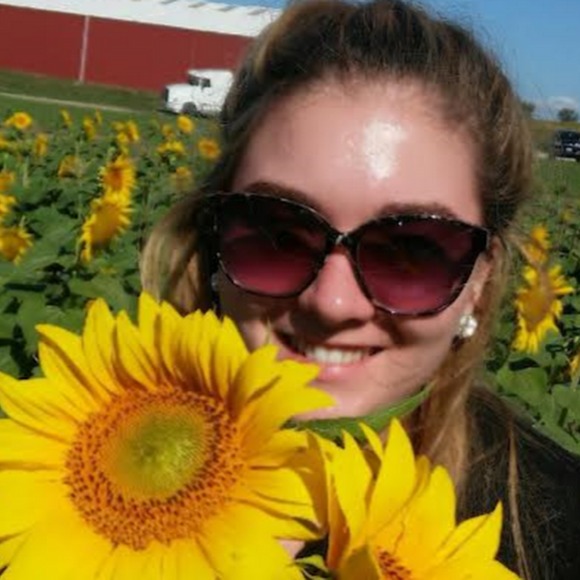 Meet your Posher, Megan - Picture 1 of 1